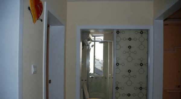 浴室门窗安装需要什么材料（浴室门安装方法）-图1