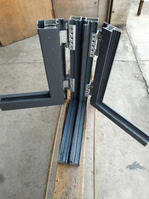 断桥铝门窗隔热材料（断桥铝门窗隔热材料是人工安装还是机械）-图3